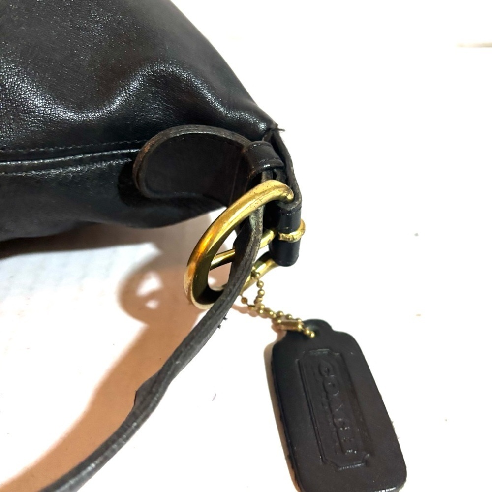 Coach vintage black leather crossbody handbag - Picture 7 of 9